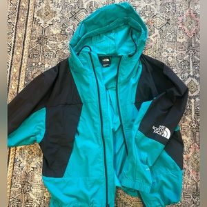NWOT The North Face Windwall windbreaker women’s jacket - M